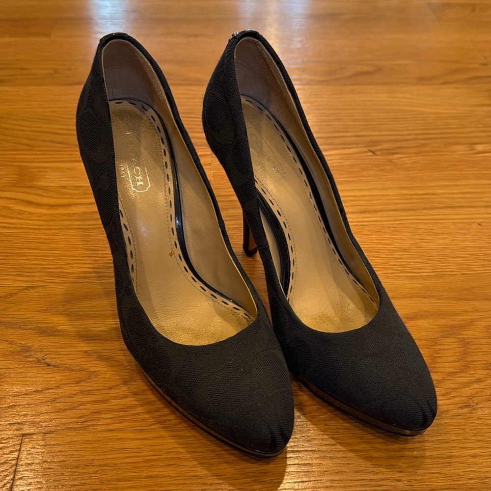 Coach Caya Logo Canvas Black Pumps Size 7
